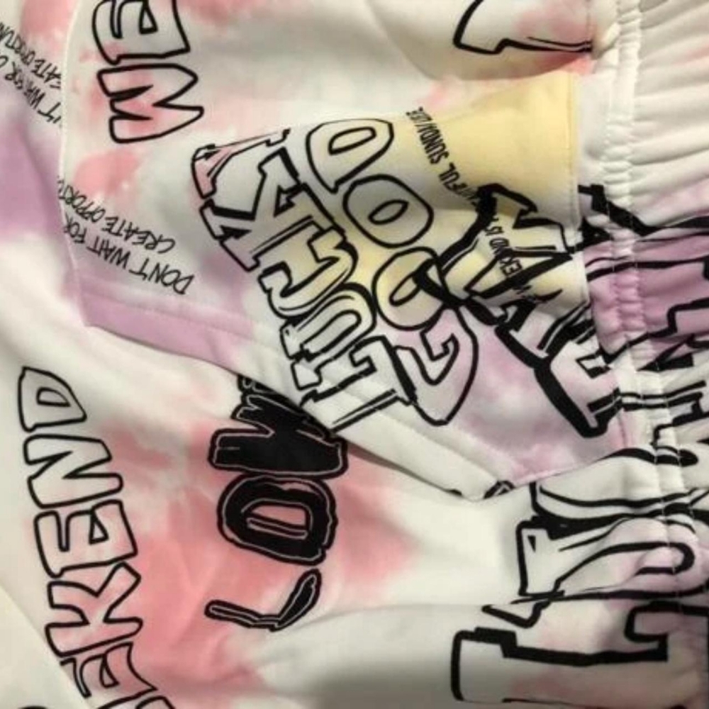 Graphic Tie-Dye Cropped Hoodie!